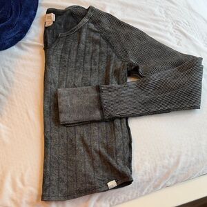 BDG NWOT Charcoal V-Neck long sleeve